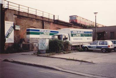 Historisches Foto eines Peter-Hellmich-LKWs